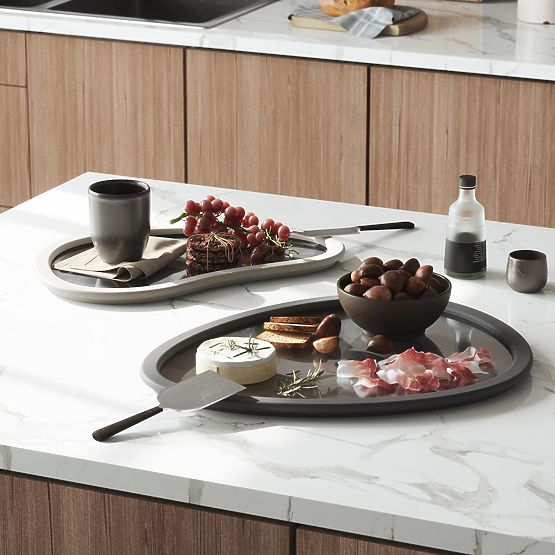 Akcesoria kuchenne o nieregularnym kształcie HUB kolor grafitowy styl minimalistyczny Umbra