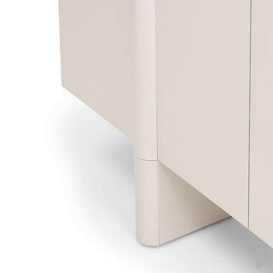 Czterodrzwiowa komoda Moss kaszmirowa, zaokrąglona