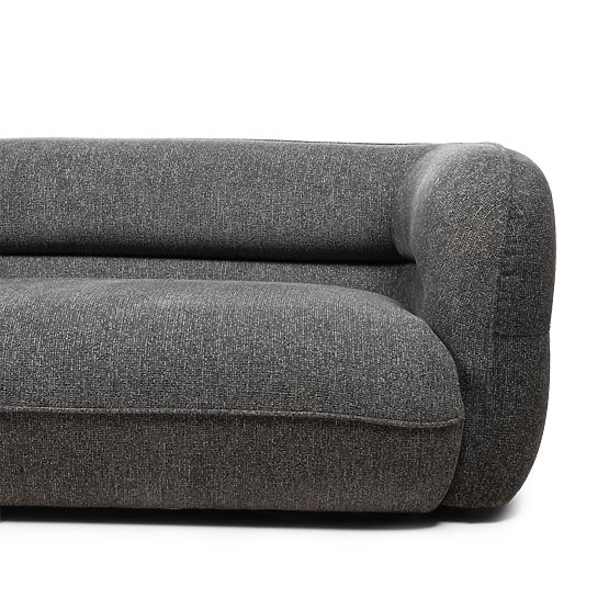 Czteroosobowa sofa do salonu Luvio szara, o zaokrąglonych kształtach