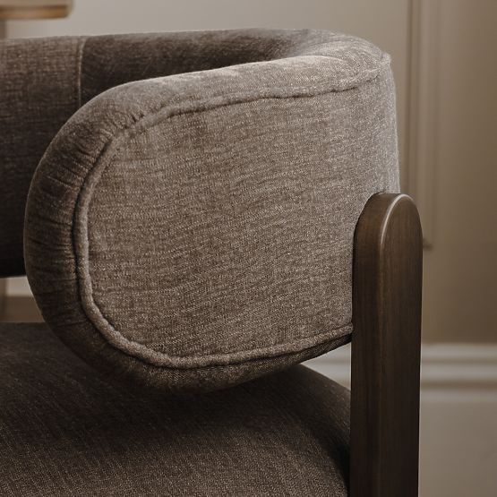 Fotel relaksacyjny Dolce, zaokrąglone kształty, brązowe espresso, orzech