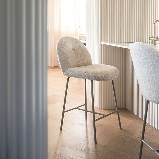 Hoker Fiori jasnobeżowy, zaokrąglone kształty