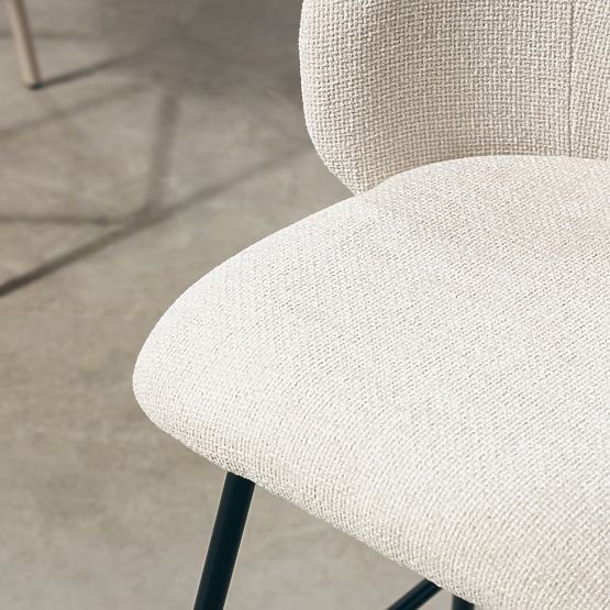 Krzesło barowe Larisa, jasnobeżowe/czarne nogi