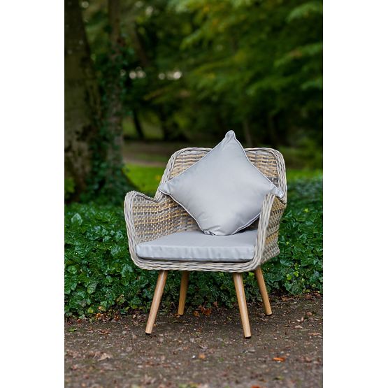 Mały zestaw balkonowy z technoratanu BELICCO