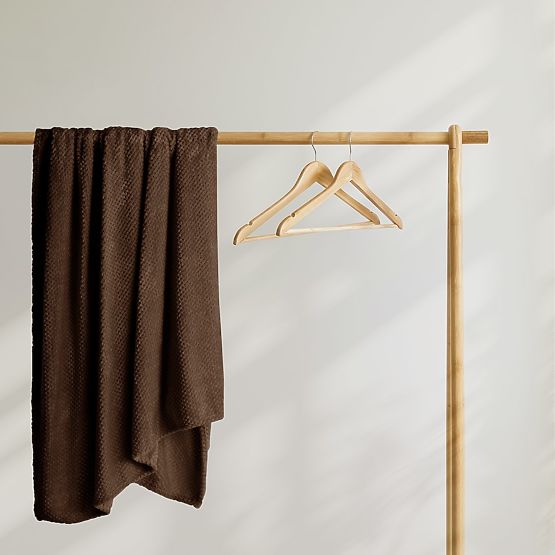 Narzuta HENRY brązowa z wzorem żakardowym nowoczesny styl 220x240