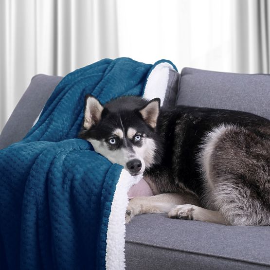 Narzuta SHLEEPY kolor indygo żakardowy klasyczny styl 130x180