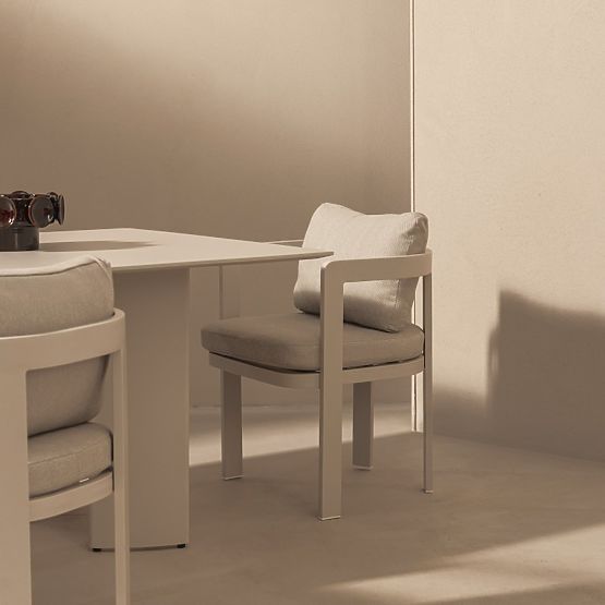 Ogródowe krzesło Japori aluminiowe, jasnobeżowe, zaokrąglone