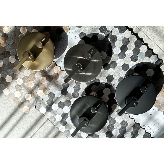 Podtynkowy zestaw prysznicowy Rea Ontario Czarny + BOX