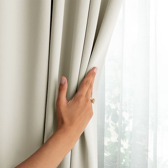 RESTILO zasłona BLACKOUT kolor kremowy, styl klasyczny, srebrne przelotki, materiał bl