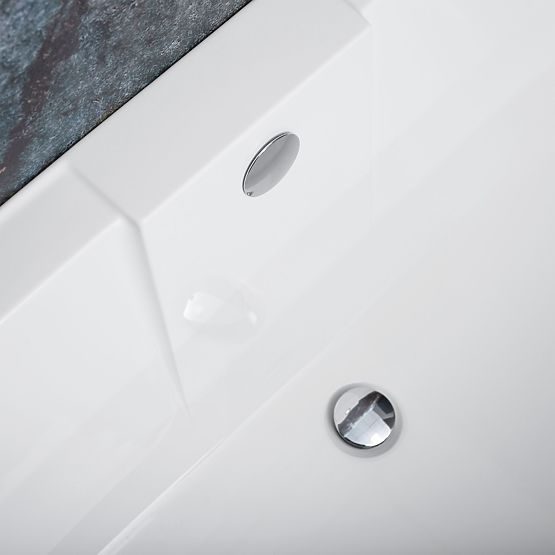 Ścienna wanna Rea Korfu 170