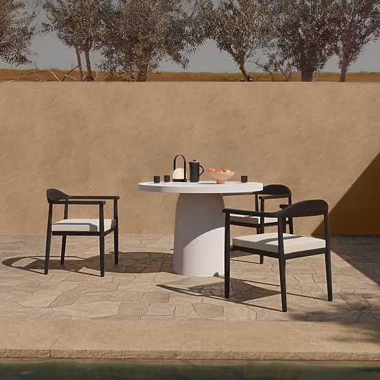 Stół ogrodowy Vibonis 106 cm, okrągły, cementowy, jasnobeżowy, matowy