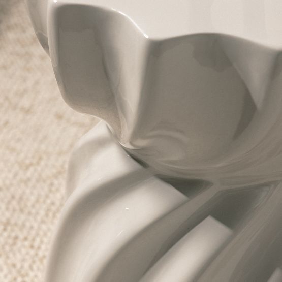 Stolik boczny Bloom 35 cm, szarobeżowy, błyszczący