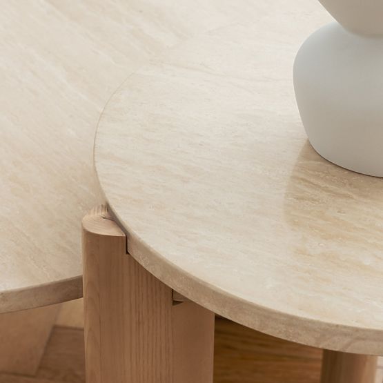 Stolik boczny Medley 50 cm, okrągły, trawertyn/jesion