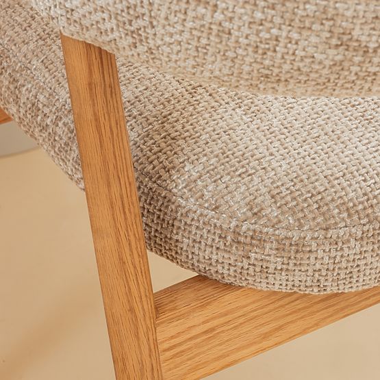 Tapicerowane krzesło Giovani, beżowe/dębowe drewno, zaokrąglone