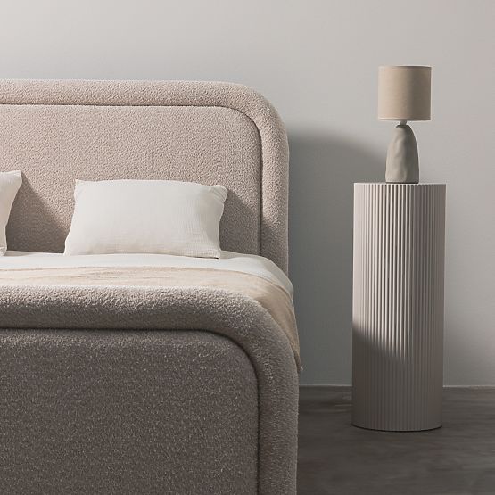 Tapicerowane łóżko Ovoid 160x200 cm, z stelażem i schowkiem, zaokrąglone, beżowe