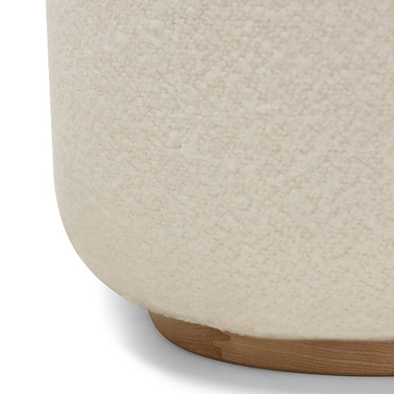 Tapicerowany fotel Imai biały, zaokrąglone kształty