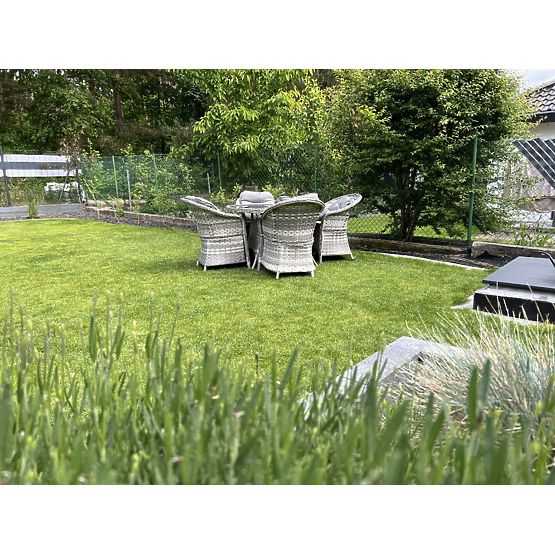 Zestaw mebli stołowych z technoratanu (4 krzesła + okrągły stół) MODERNO jasnoszary