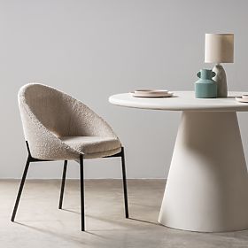 Krzesło z otworem w oparciu Luigi beżowe/czarne nogi, lectus