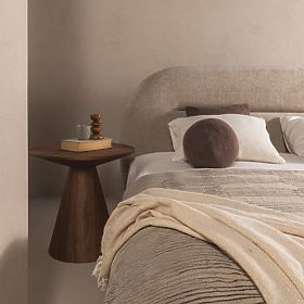 Tapicerowane łóżko Luno 140x200 cm, z stelażem i schowkiem, jasnobeżowe, zaokrąglone